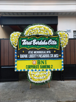 Papan Bunga Duka di Tuhemberua